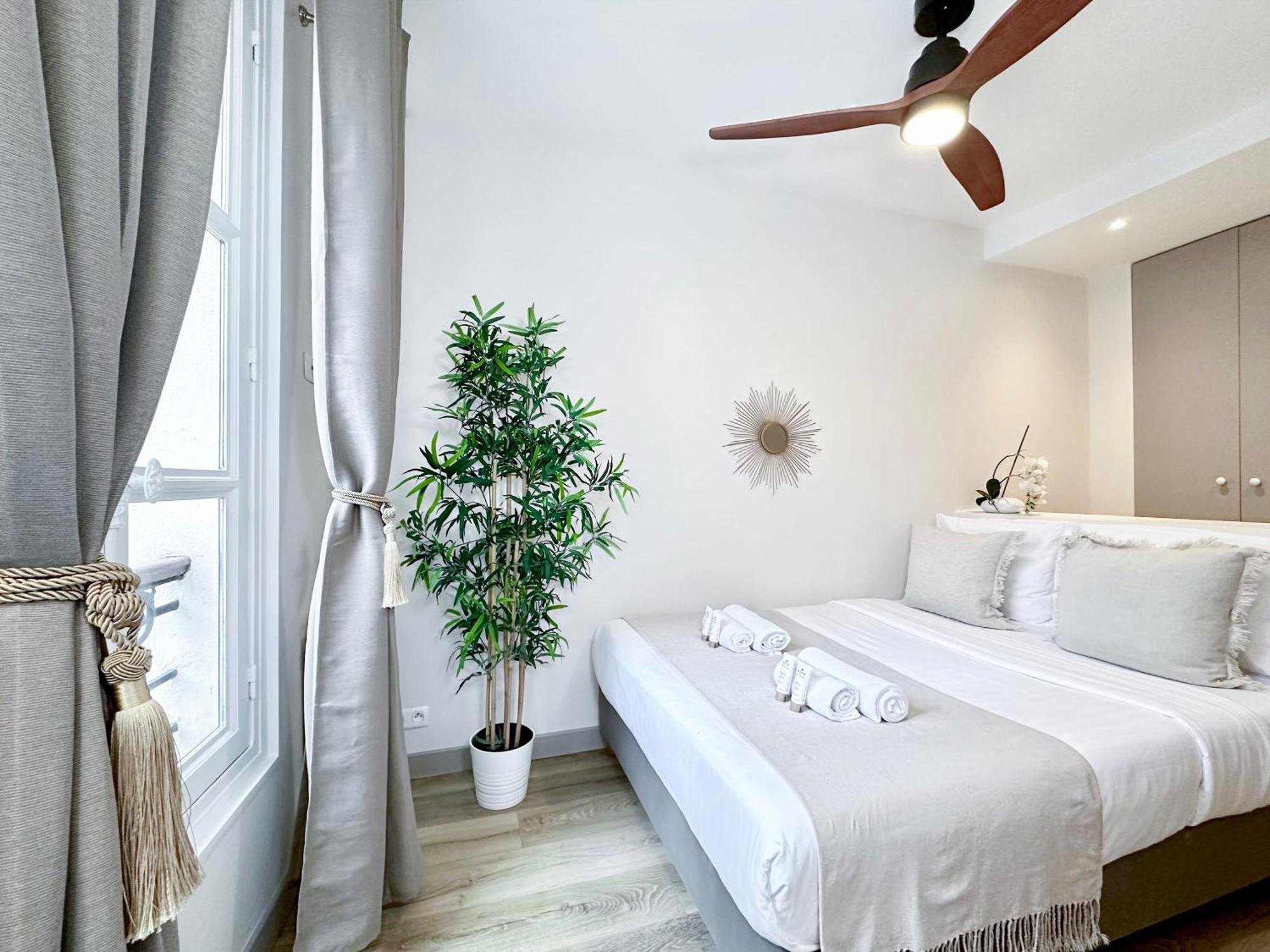 Champs-elysees Finest Flat * Parigi